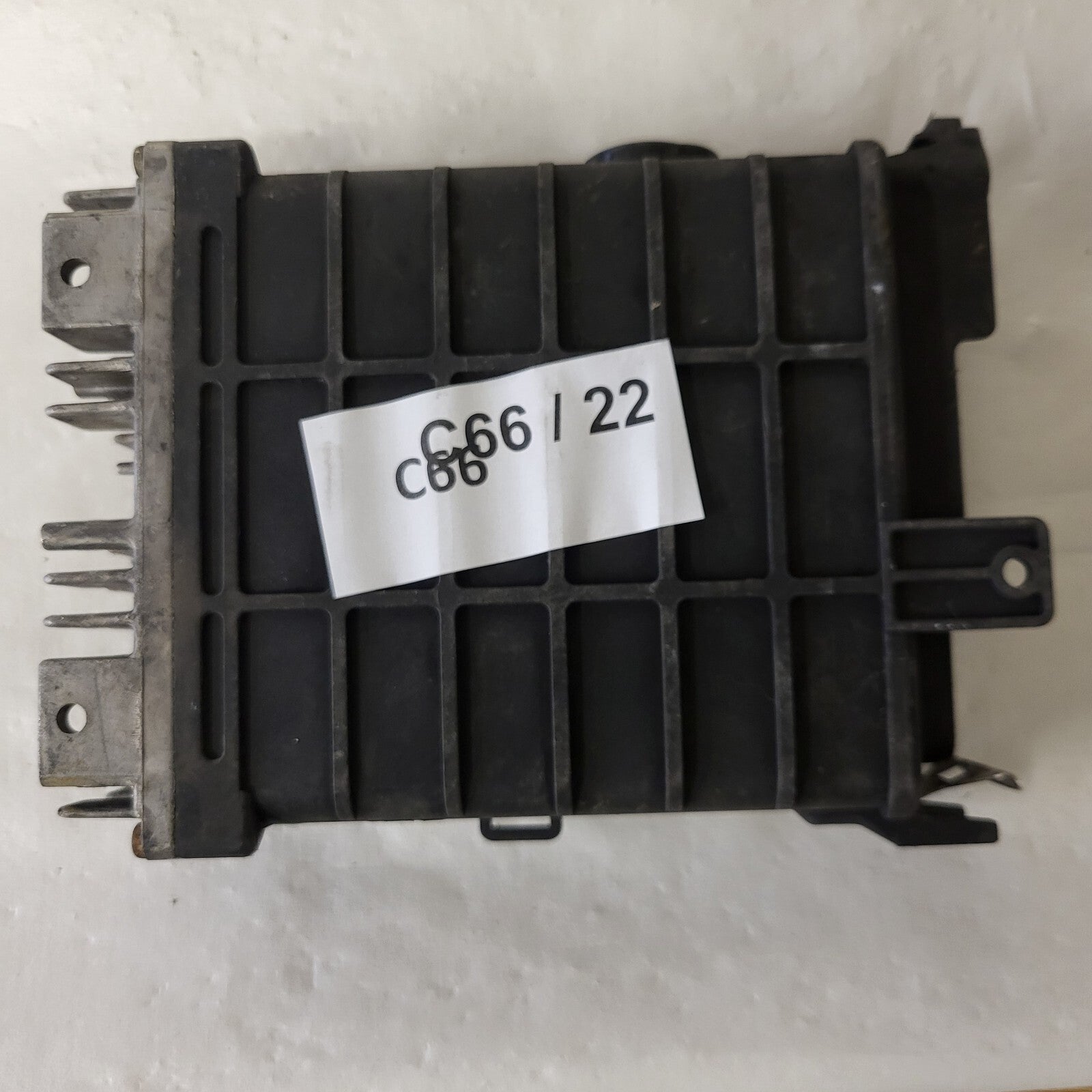 VW VOLKSWAGEN POLO 1.0 ECU / 0261200253 / 030906026A / BOSCH 