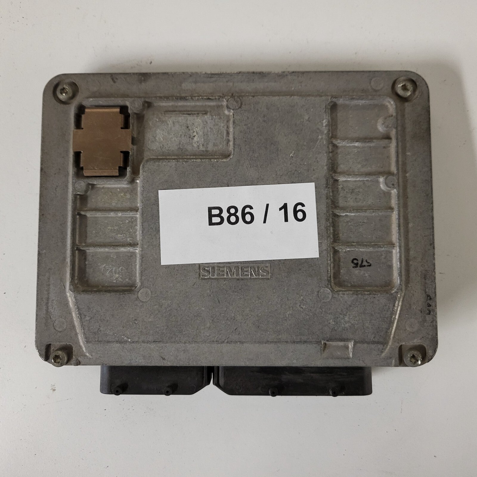 SEAT IBIZA 1.2 ECU / 03E906033P / 5WP44304 08 / SIEMENS