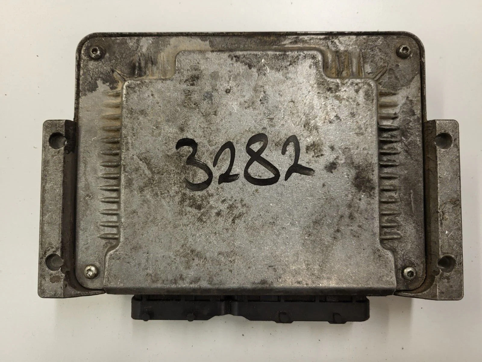 ALFA ROMEO 147 ECU / 0281011487 / 55189419 / 9374ADAA / BOSCH