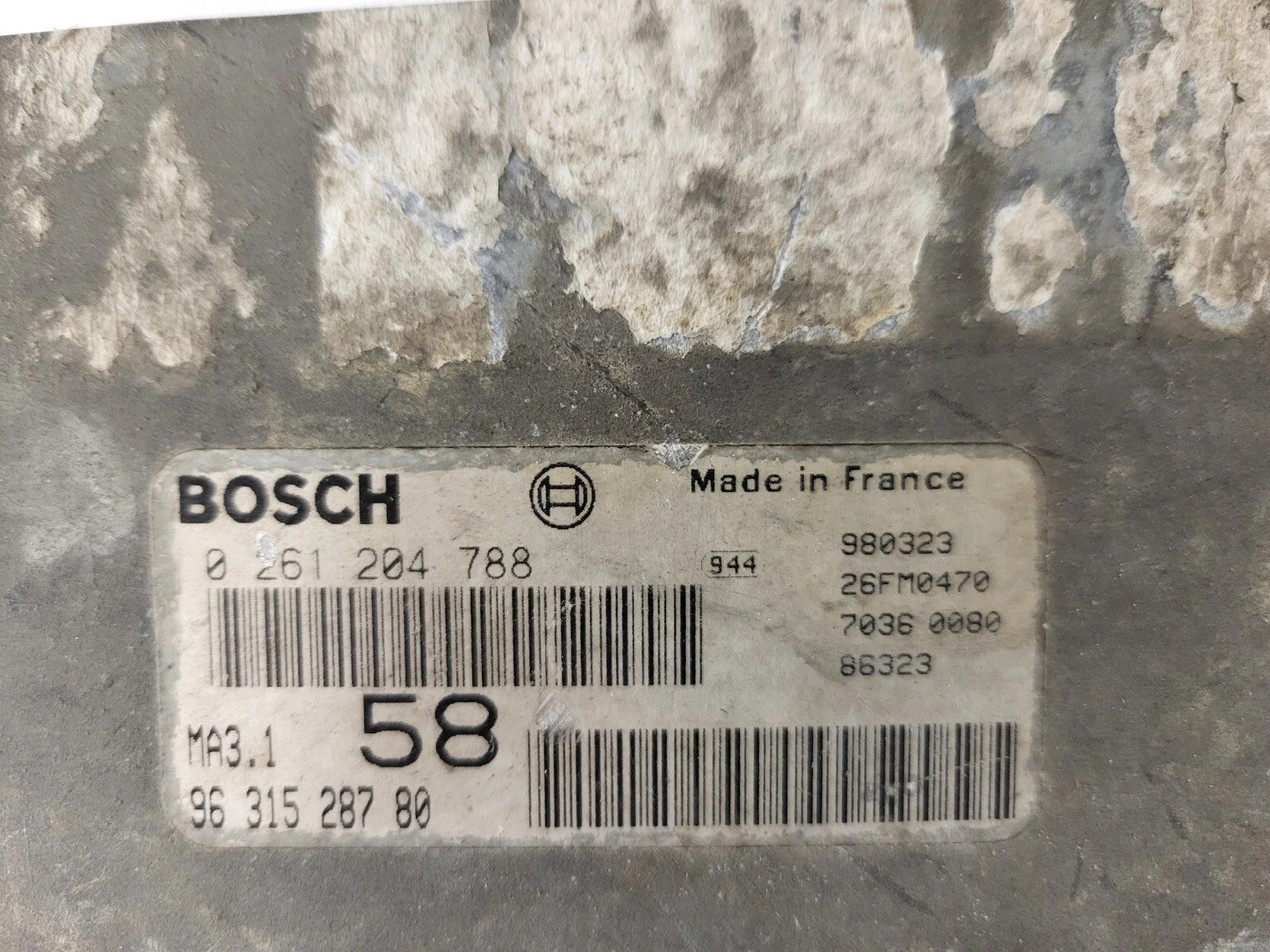 Peugeot Citroen ECU / 0261204788 / 9631528780 / BOSCH