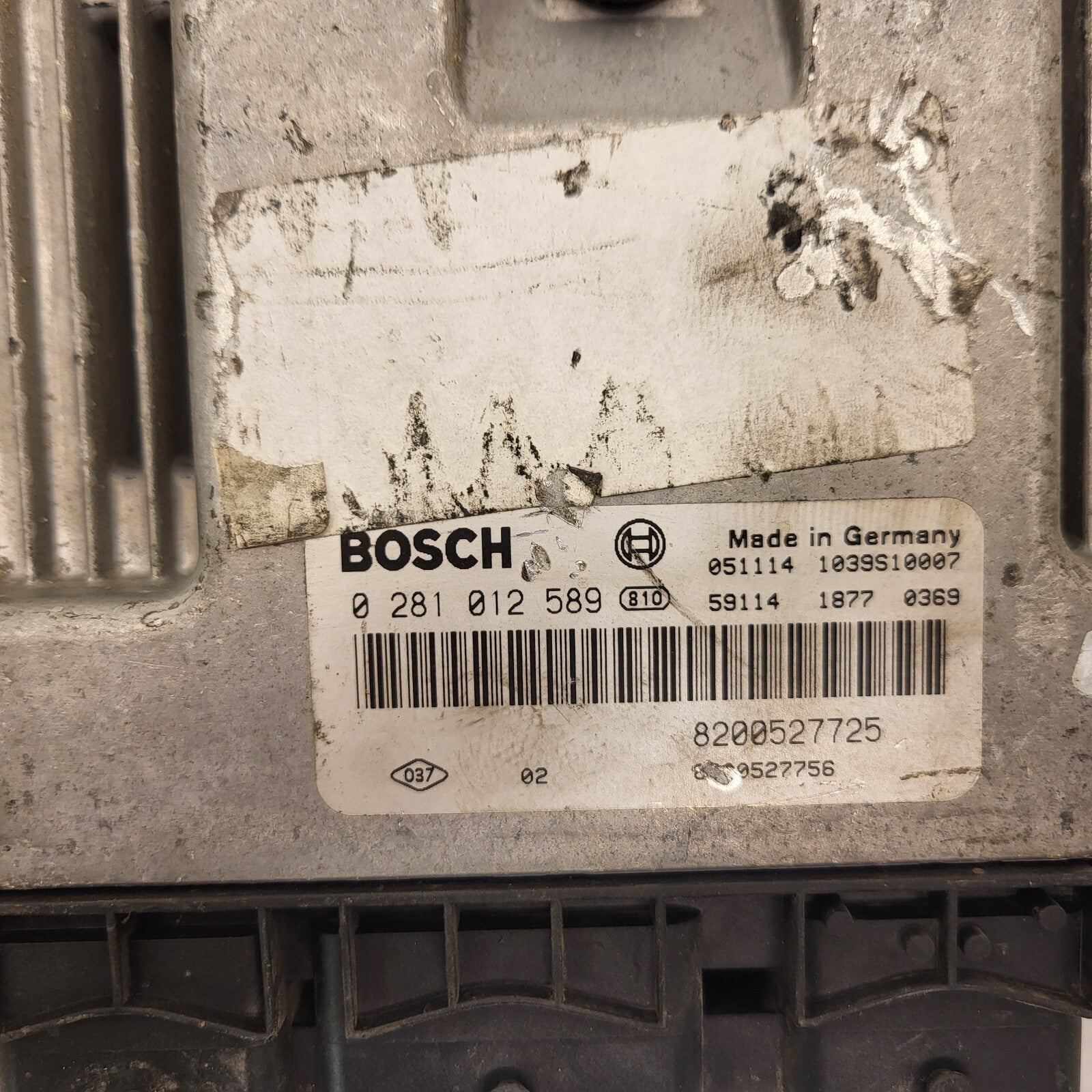 Renault ECU / 0281012589 / 8200527725 / 8200527756 / BOSCH