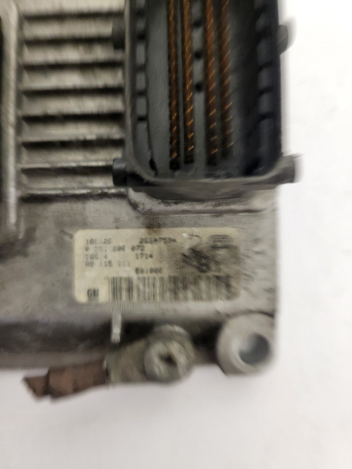 OPEL CORSA ECU / 0261206072 / 09115111 / BY / BOSCH
