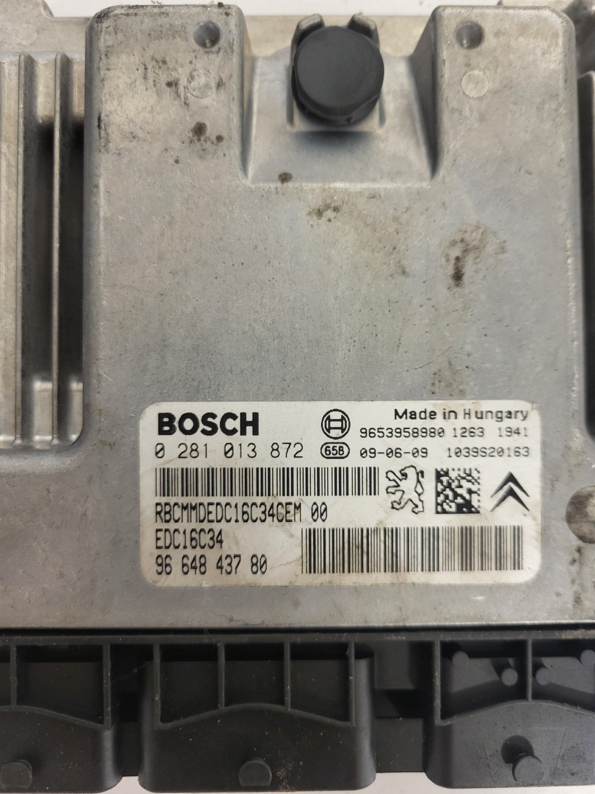 Peugeot Citroen ECU / 0281013872 / 9664843780 / EDC16C34 / BOSCH