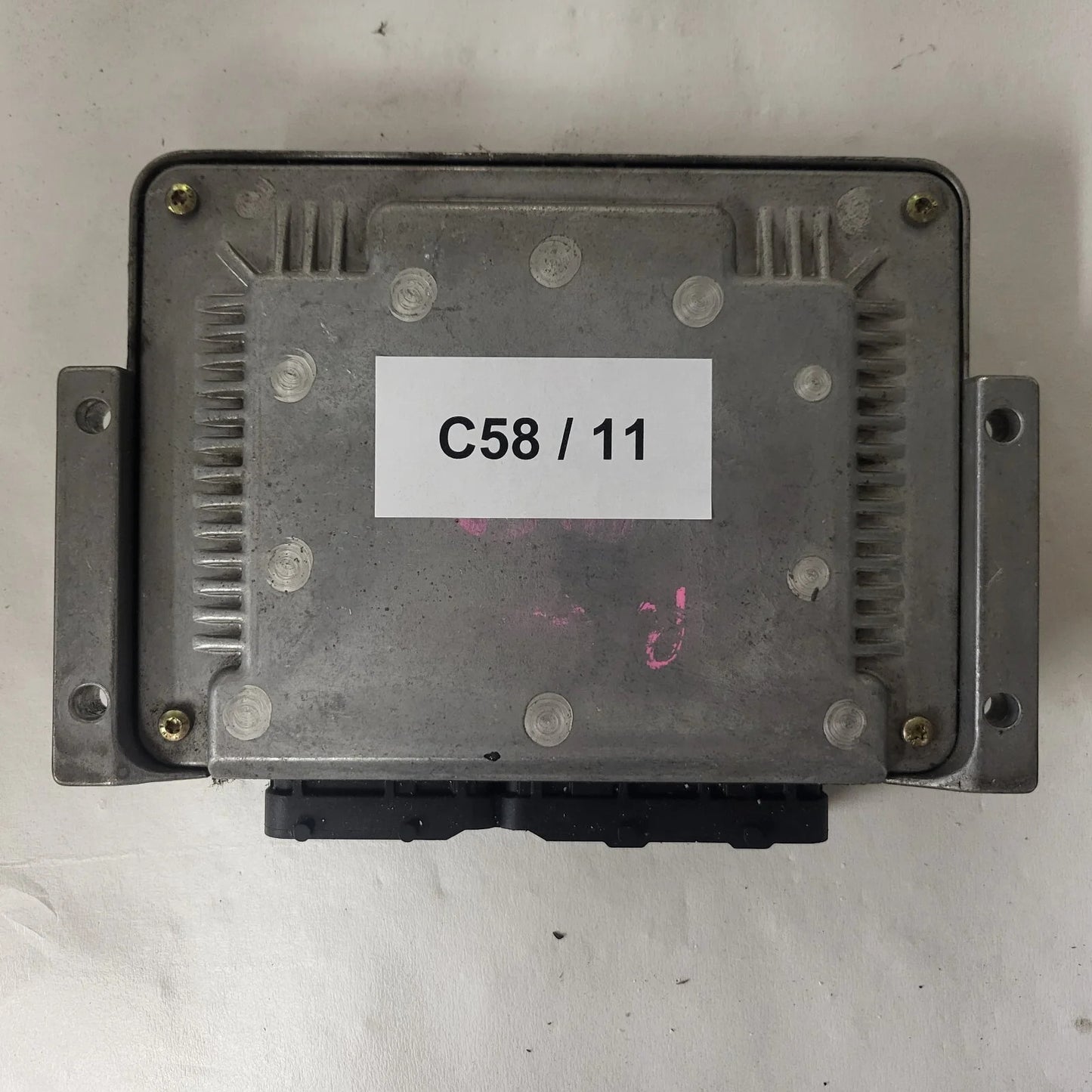 FIAT PUNTO 188 1.9 JTD ECU / 0281001955 / 46534156 / BOSCH