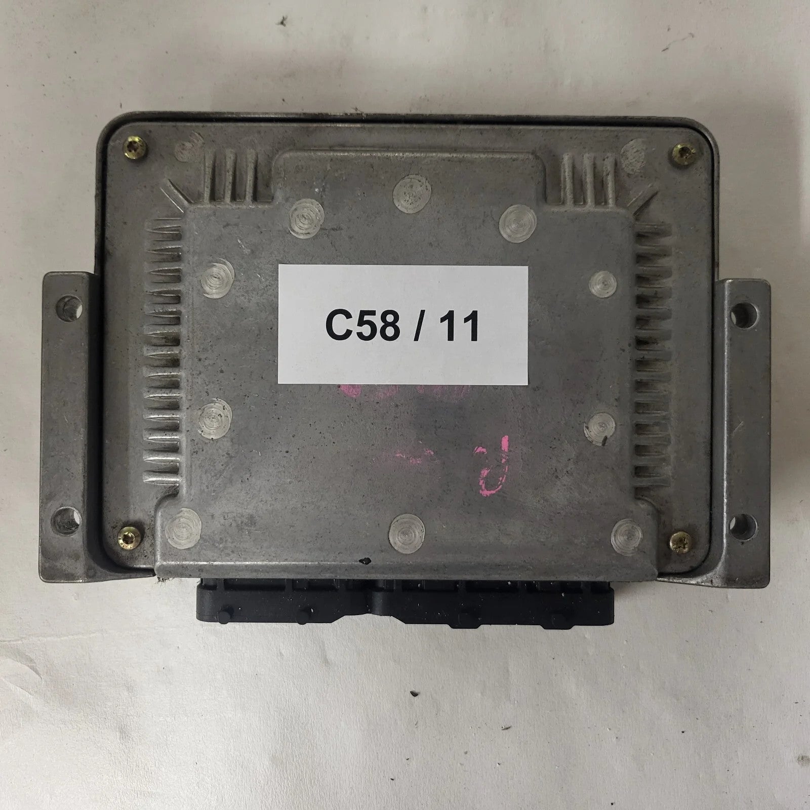 FIAT PUNTO 188 1.9 JTD ECU / 0281001955 / 46534156 / BOSCH