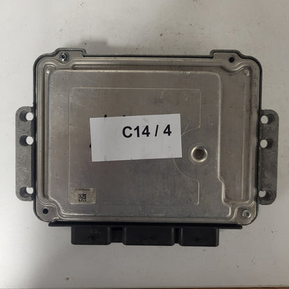RENAULT SCENIC 1.9 DCI ECU / 0281013366 / 8200601334 / 8200631560 / BOSCH