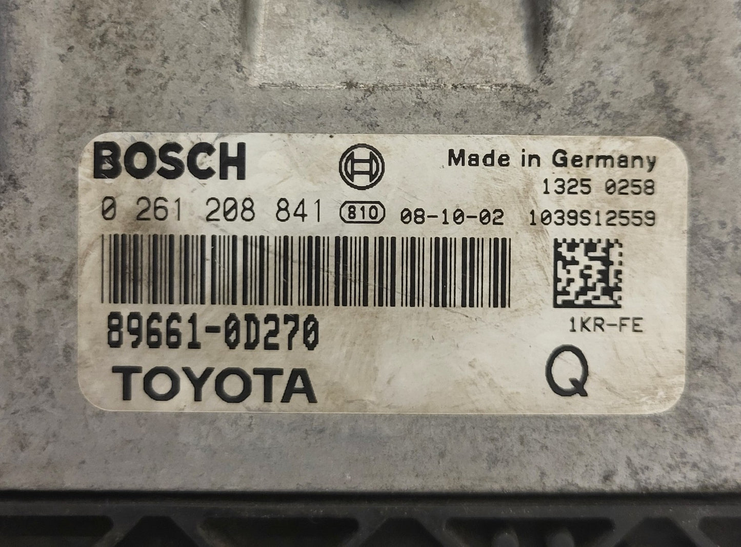 TOYOTA YARIS 1KR-FE ECU / 0261208841 / 89661-0D270 / BOSCH