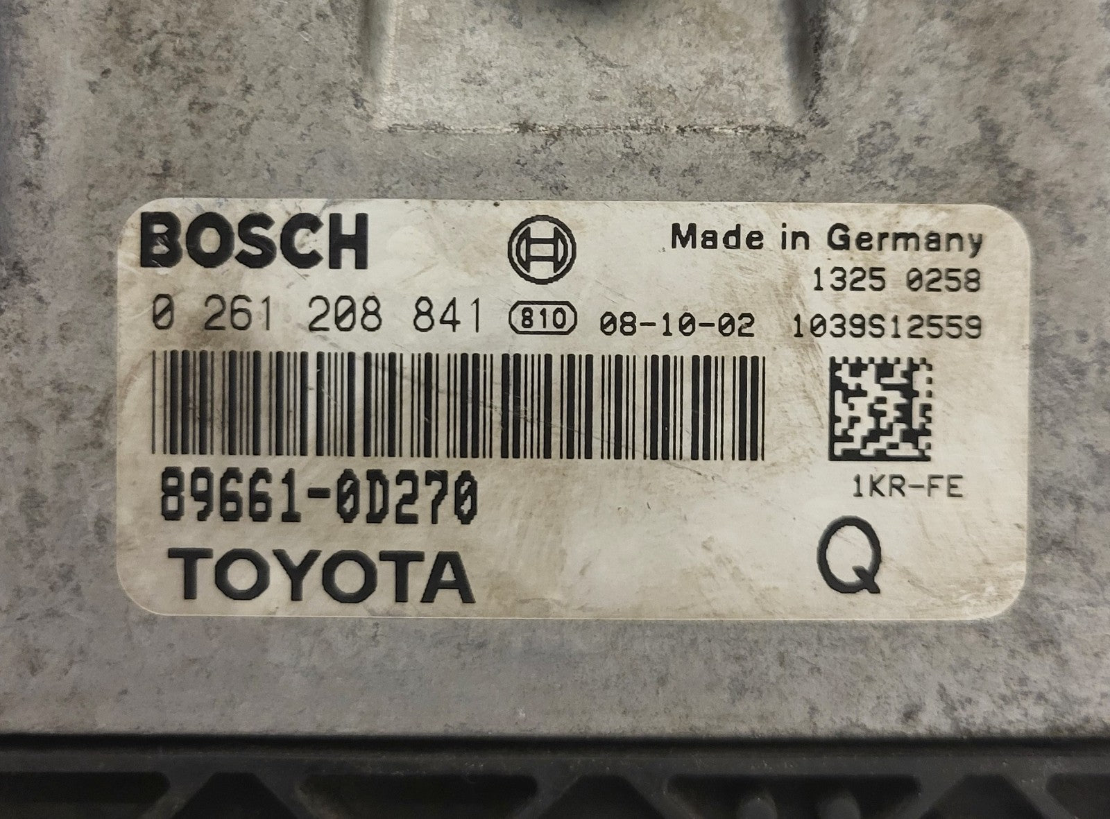 TOYOTA YARIS 1KR-FE ECU / 0261208841 / 89661-0D270 / BOSCH