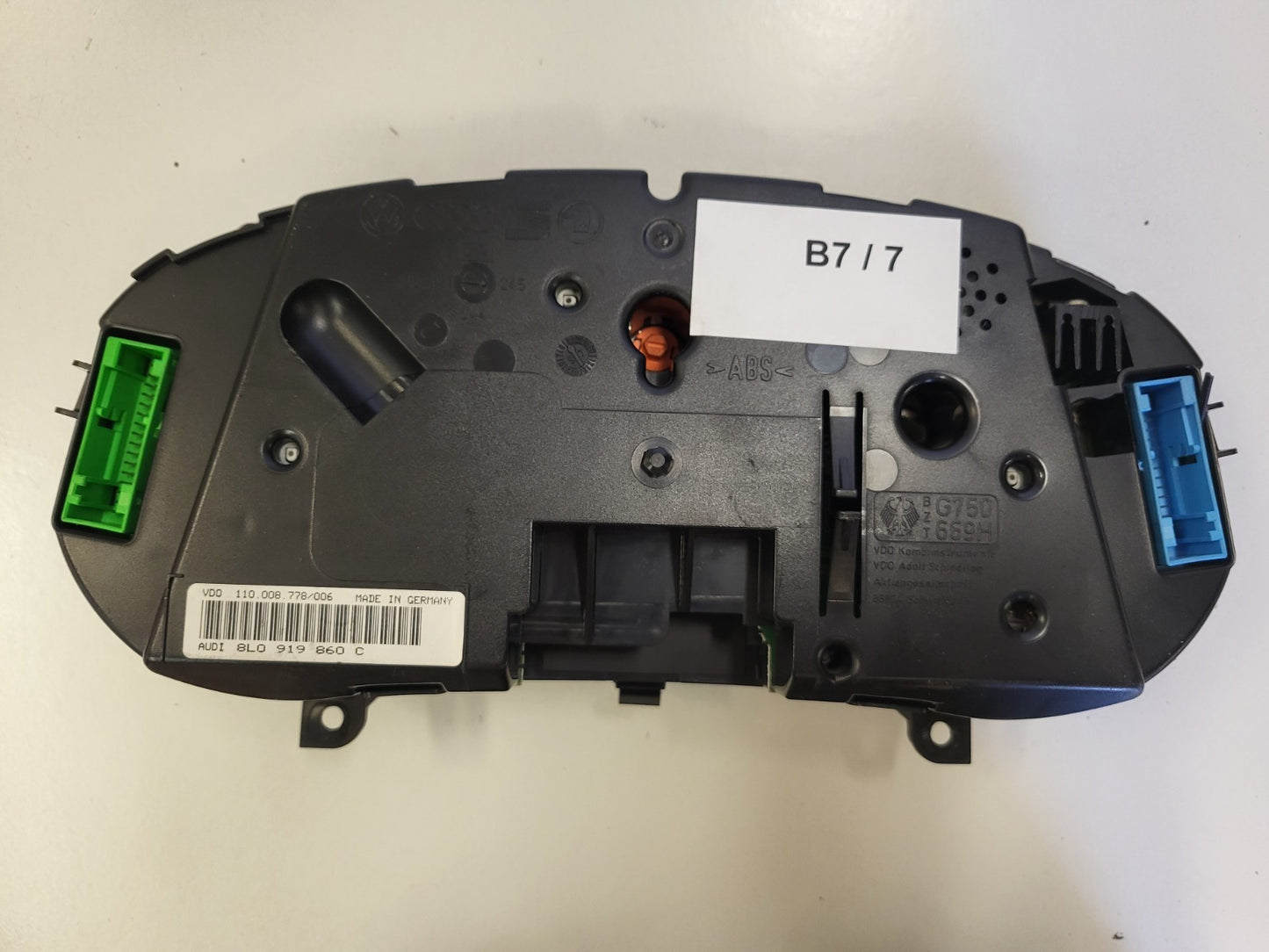 AUDI A3 BENINA QUADRO STRUMENTI CONTACHILOMETRI 8L0919860C 110008778/006