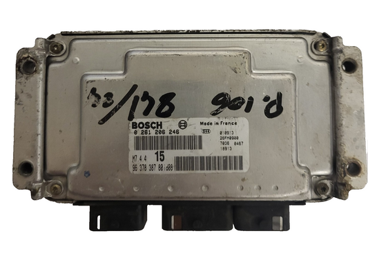 Peugeot Citroen ECU / 0261206246 / M7.4.4 / 9637838780 / BOSCH