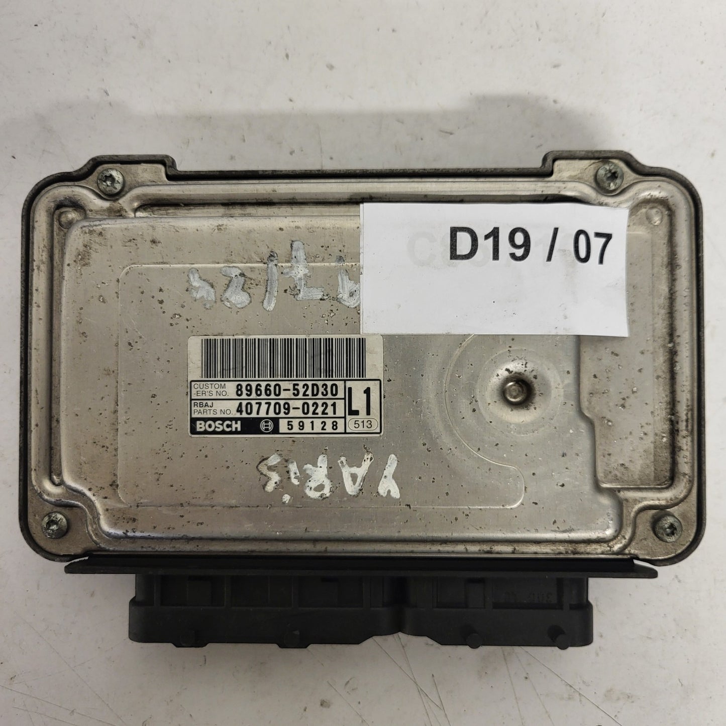 TOYOTA YARIS 1KR-FE ECU / 0261208936 / 89661-0D270 / BOSCH