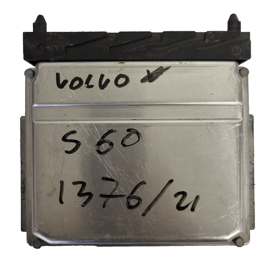 VOVLO V70 ECU / 0281010319 / 28SA5360 / BOSCH