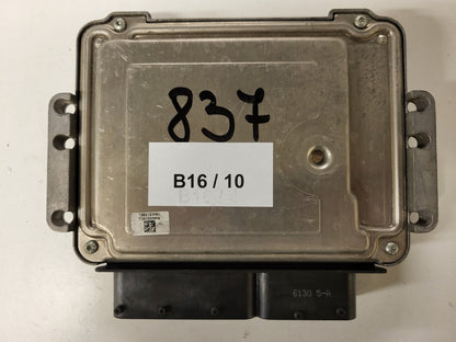 HYUNDAI I30 1.6 CRDI ECU / 0281017208 / 39114-2A411 / BOSCH