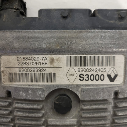 Renault Megane 1.6 16V ECU / 21584029-7A / 8200242405 / 8200283924 / S3000