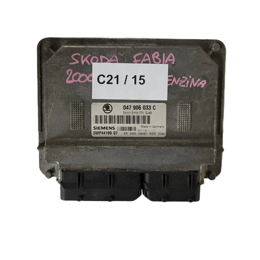 ŠKODA FABIA ECU / 047906033C / 5WP44199 07 / SIEMENS