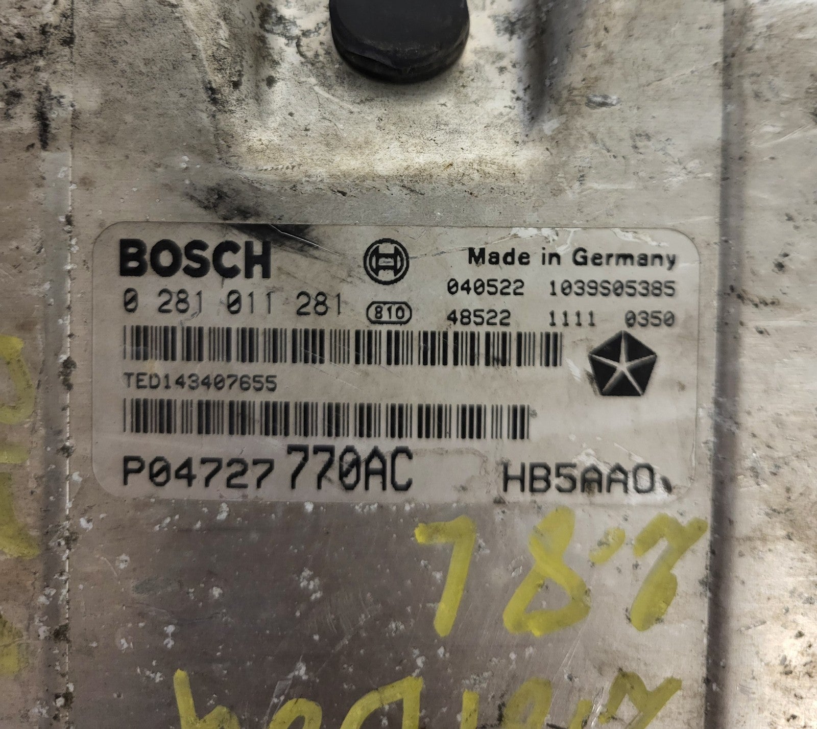 CHRYSLER VOYAGER ECU / 0281011281 / P04727770AC / BOSCH