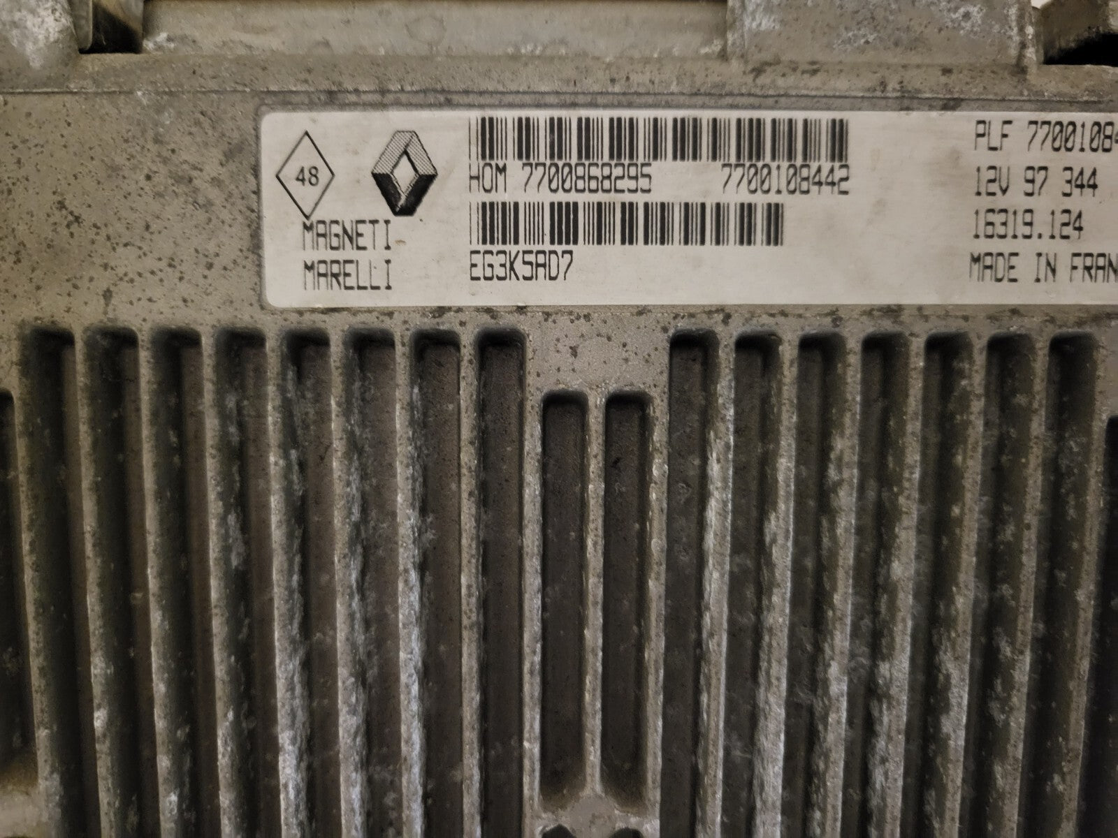 Renault Clio ECU / 7700108455 / HOM7700868295 / 7700108442 / MAGNETI MARELLI 