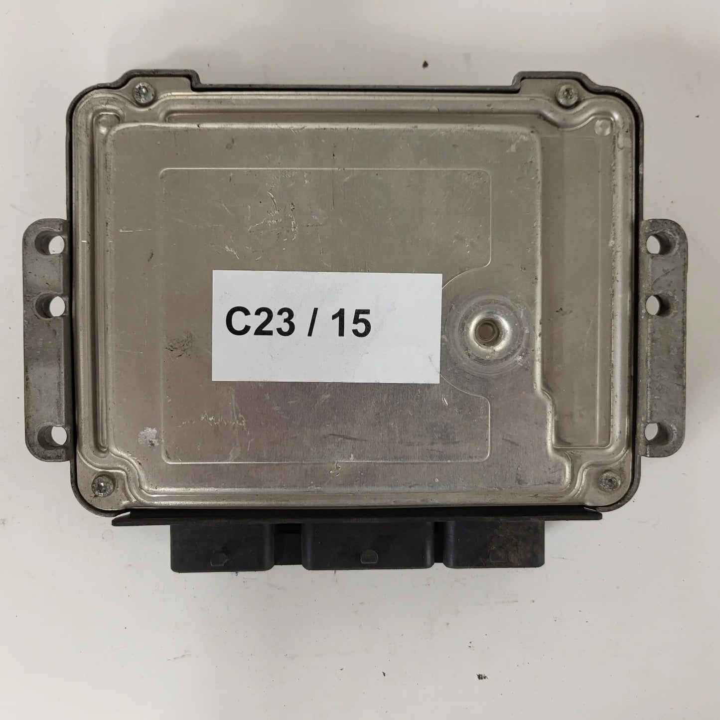 Renault ECU / 0281012589 / 8200527725 / 8200527756 / BOSCH