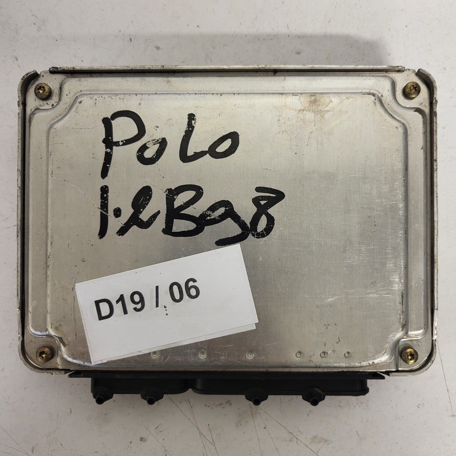 VW POLO ECU / 030906032AM / 0261206750 / BOSCH