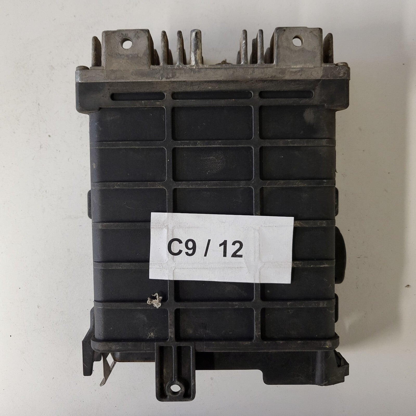 VW VOLKSWAGEN POLO 1.0 ECU / 0261200253 / 030906026A / BOSCH 
