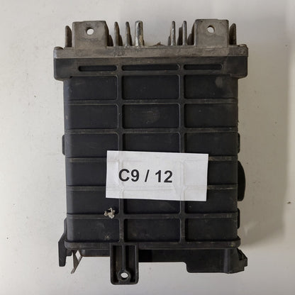 VW VOLKSWAGEN POLO 1.0 ECU / 0261200253 / 030906026A / BOSCH 