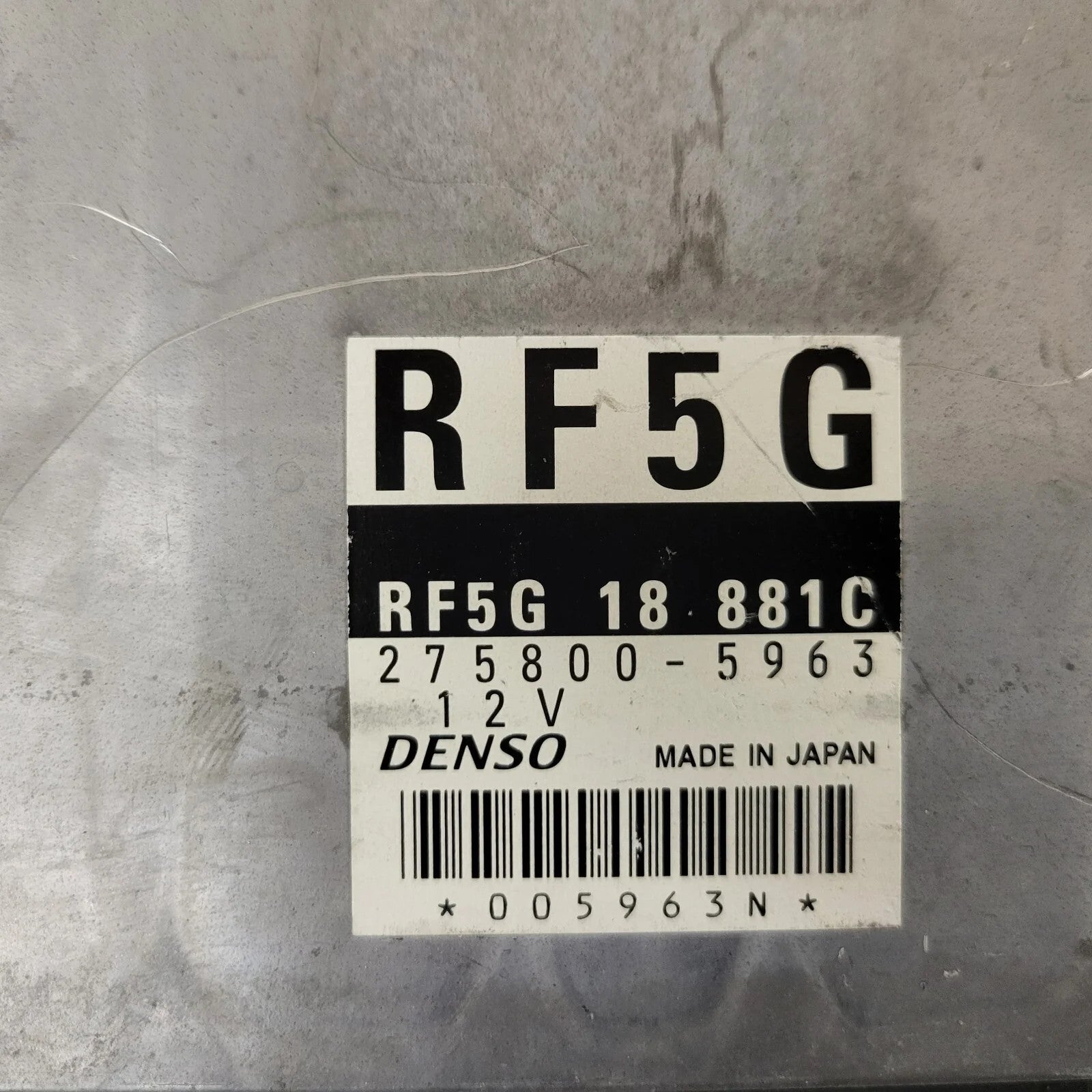 Mazda MPV ECU / RF5G18881C / 275800-5963 / DENSO