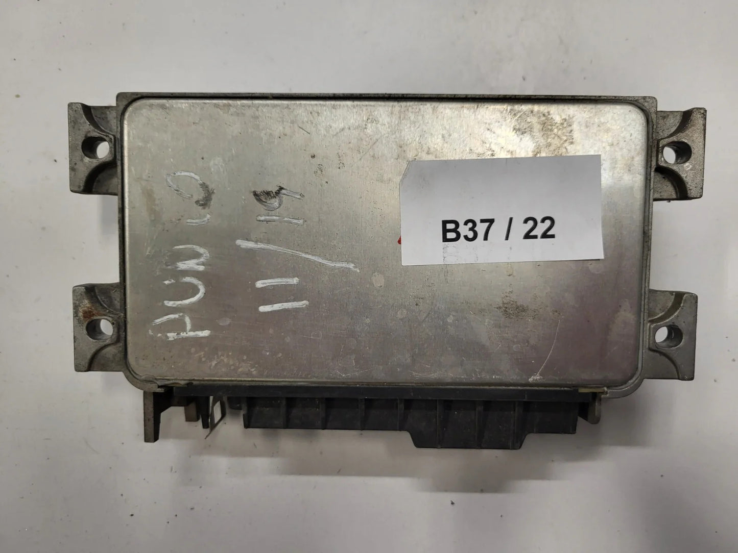 FIAT PUNTO ECU / IAW 16F.E3 / 46407340 / MAGNETI MARELLI