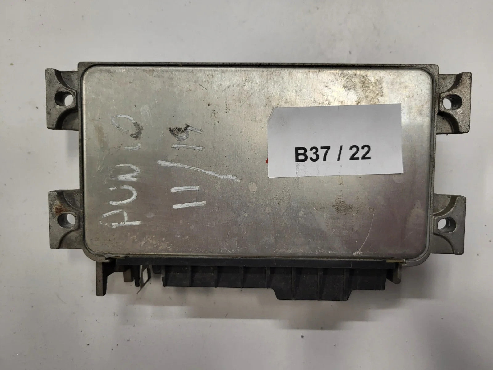 FIAT PUNTO ECU / IAW 16F.E3 / 46407340 / MAGNETI MARELLI