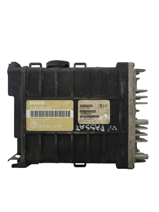 VW PASSAT ECU / 0261200261 / 443907311B / BOSCH