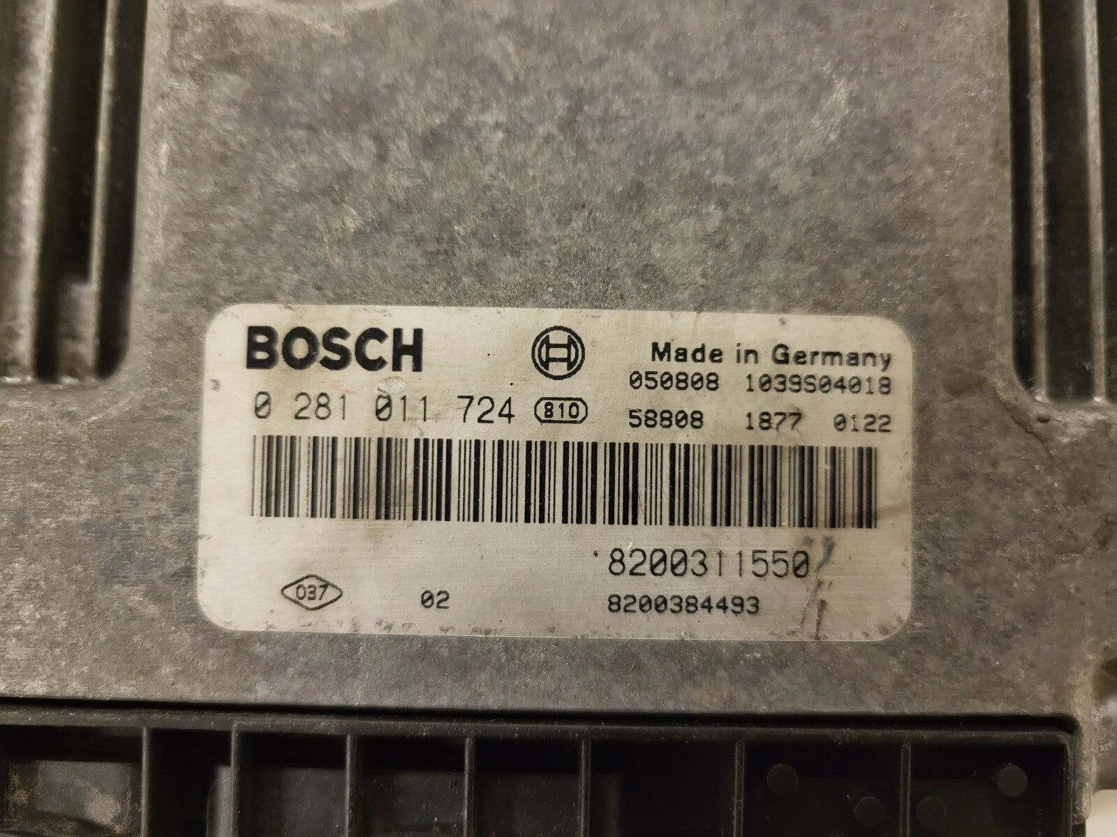 RENAULT ESPACE ECU / 0281011724 / 8200311550 / 8200384493 / BOSCH