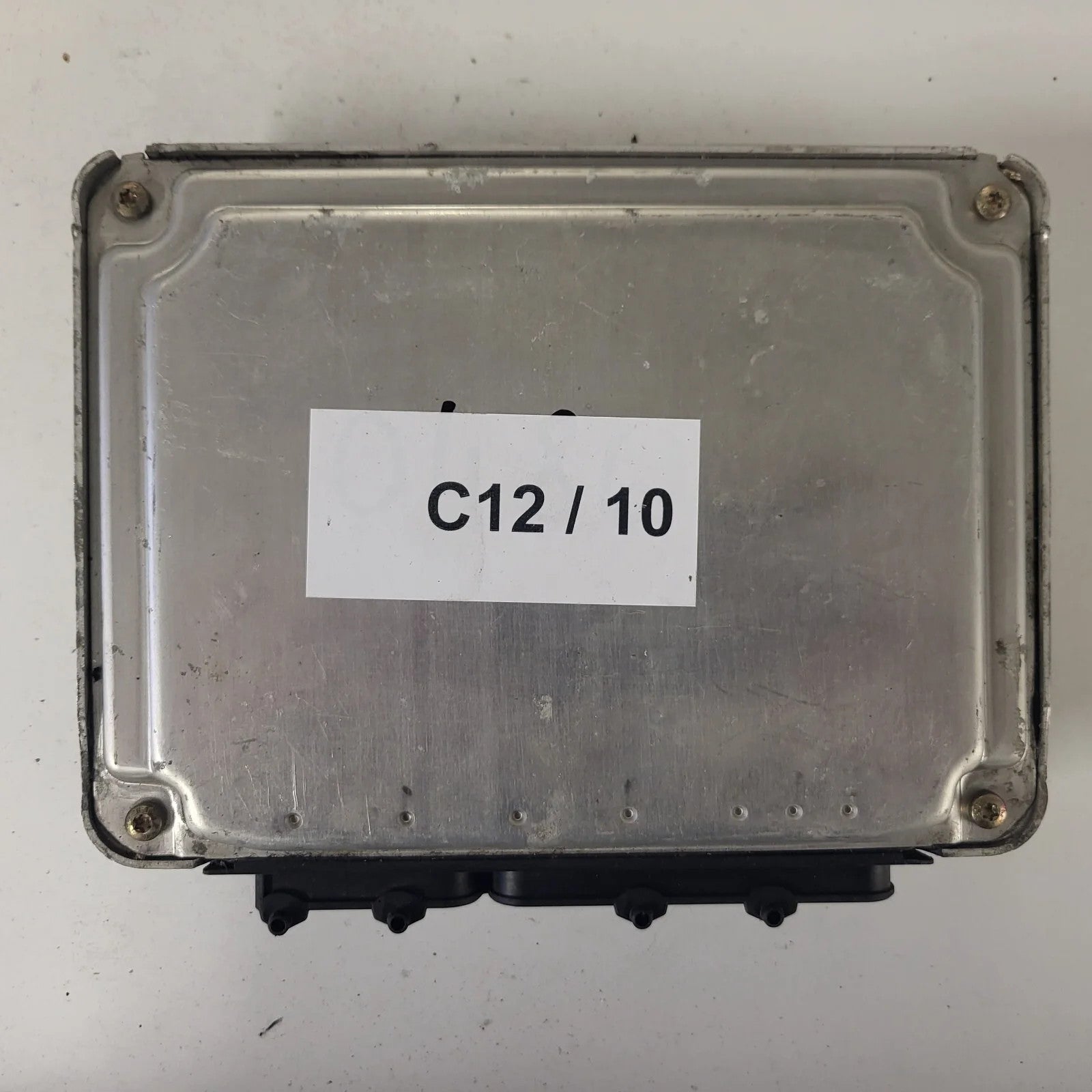 VW POLO ECU / 030906032BD / 0261206767 / 26SA0000 / BOSCH