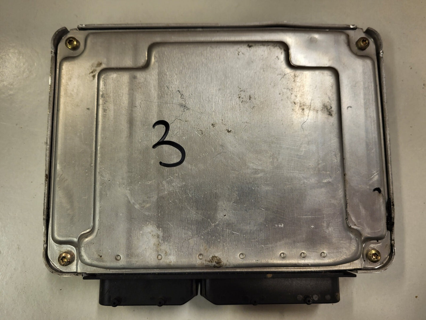 Audi A4 ECU / 038906012AJ / 02810202 / BOSCH