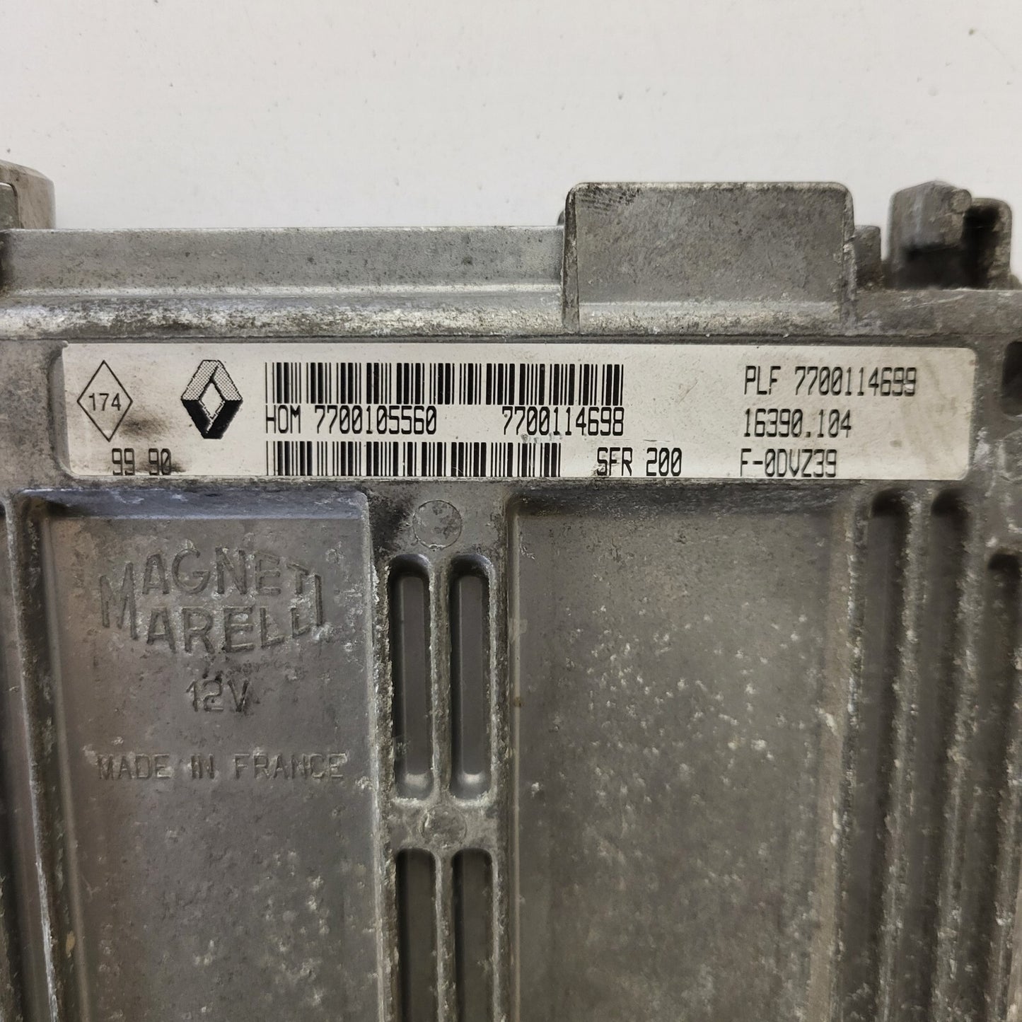 RENAULT TWINGO ECU / 7700105560 / 7700114698 / 7700114699 / SFR 200 