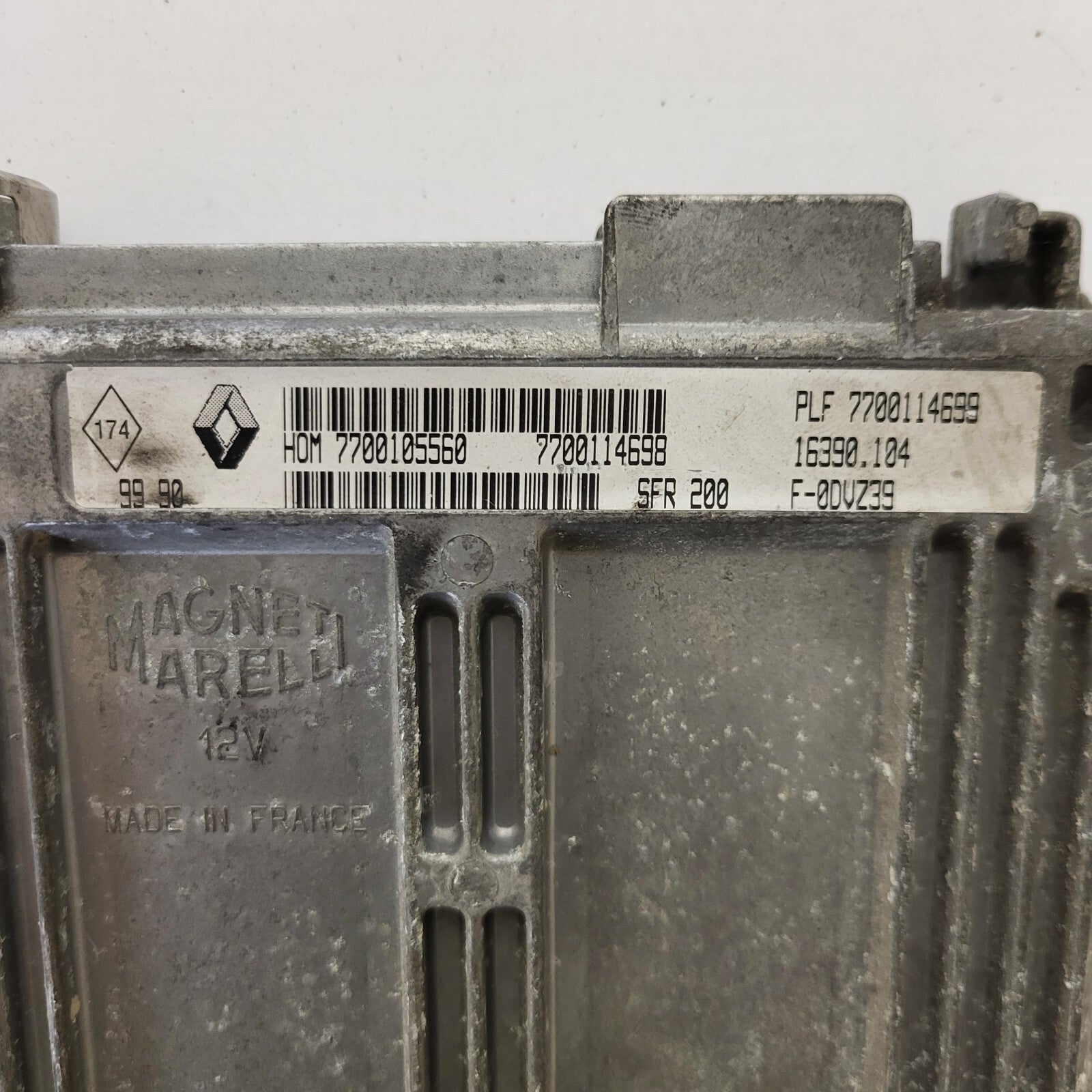 RENAULT TWINGO ECU / 7700105560 / 7700114698 / 7700114699 / SFR 200 