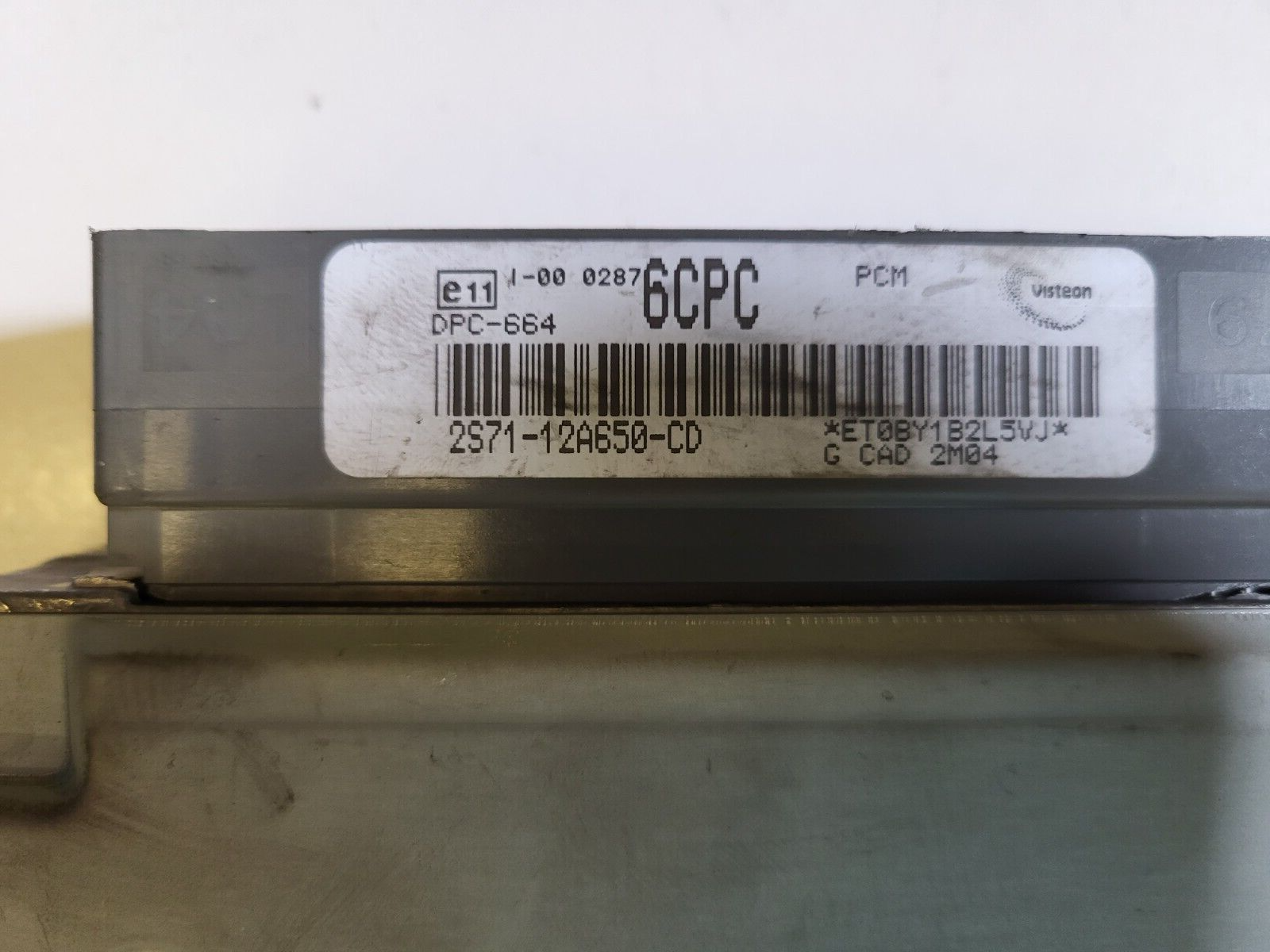 FORD ECU / 2S71-12A650-CD / 2S7112A650CD / 6CPC / VISTEON