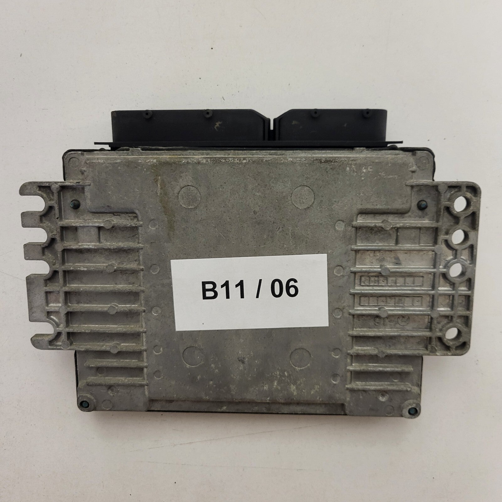 NISSAN MICRA ECU / MEC32-040 / U3 / G3 / HITACHI