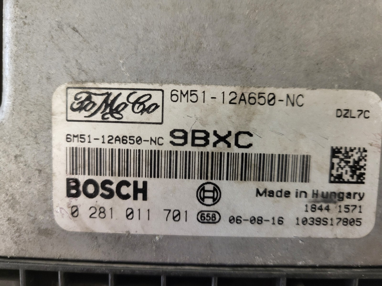 FORD ECU / 0281011701 / 6M51-12A650-NC / 9BXC / 1039S17805 / BOSCH