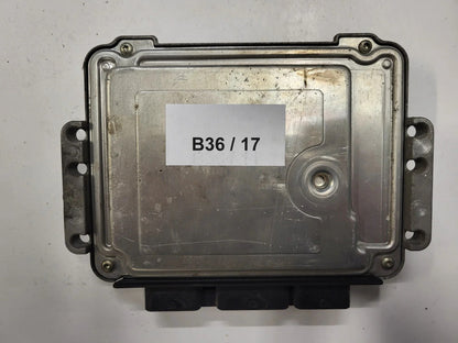 Renault Megane 1.9 DCI ECU / 0281011276 / 8200305678 / 8200304606 / BOSCH