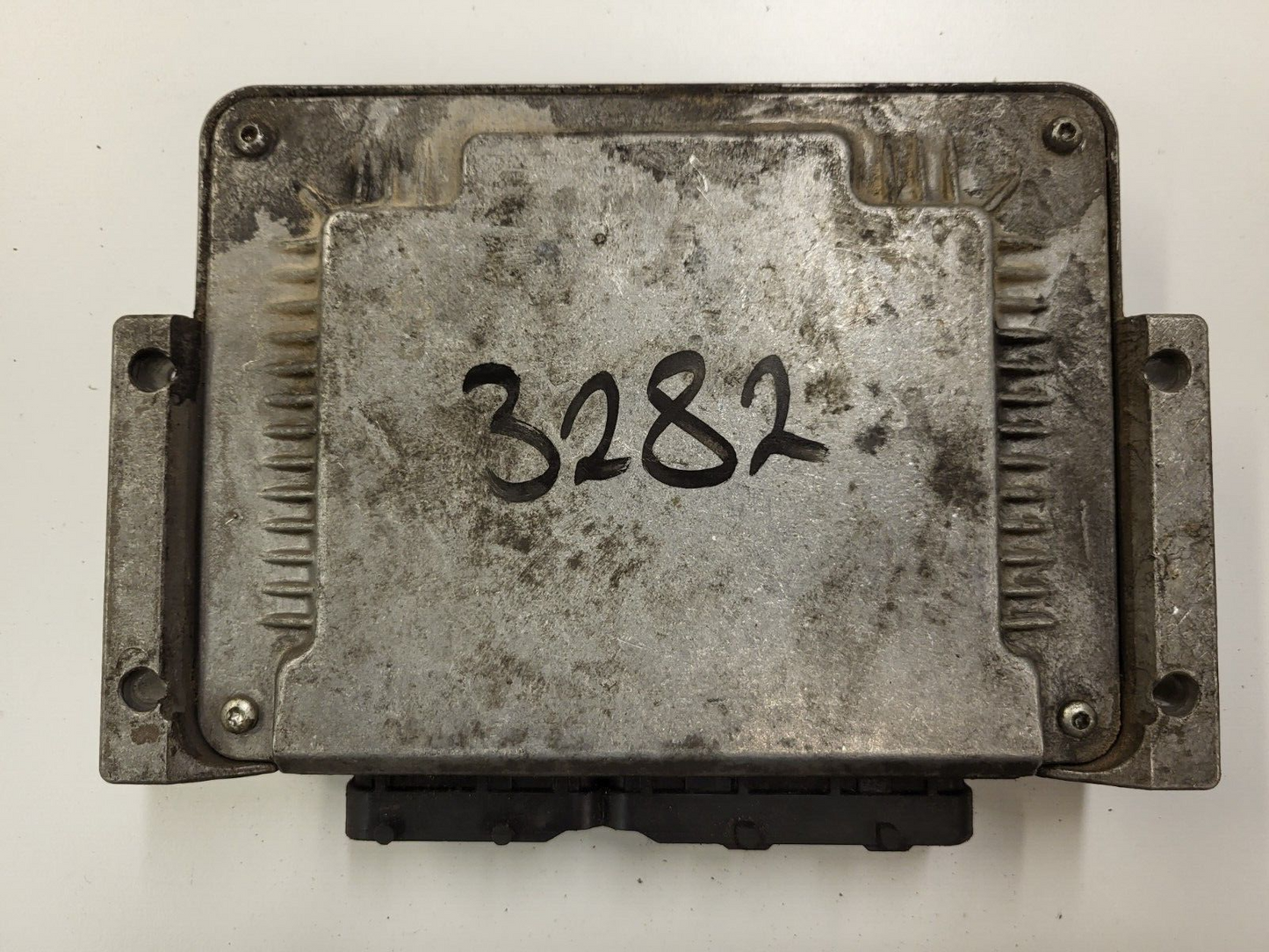ALFA ROMEO 147 ECU / 0281011487 / 55189419 / 9374ADAA / BOSCH