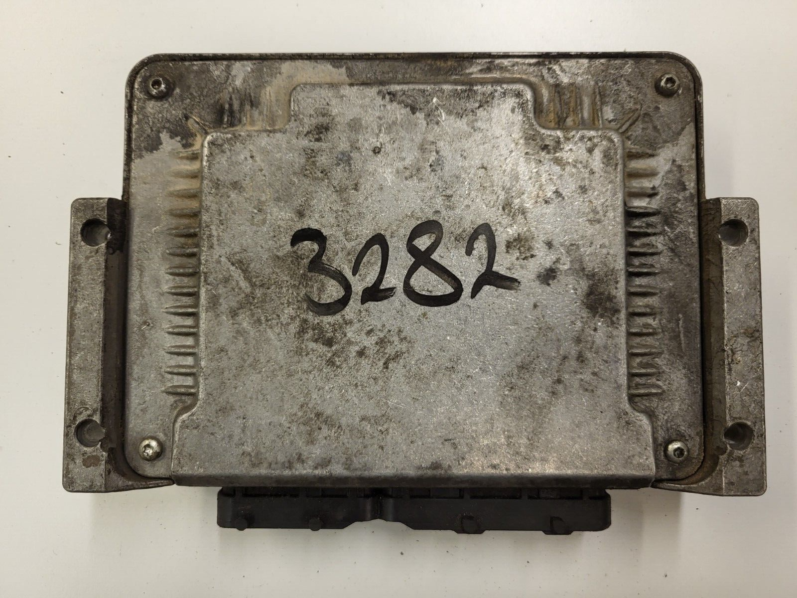 ALFA ROMEO 147 ECU / 0281011487 / 55189419 / 9374ADAA / BOSCH