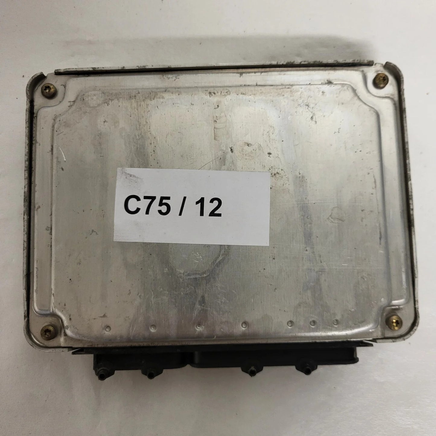 VW ECU / 0261207184 / 030906032CE / ME7.5.10 / 030906032 / BOSCH