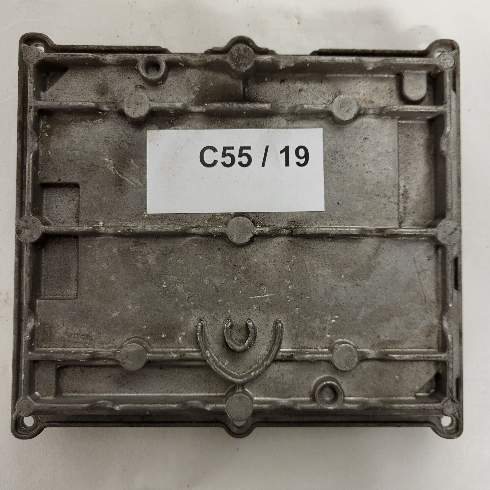 SMART FORTWO ECU / 0261205004 / 0003107V006 / HW 32.98 / BOSCH