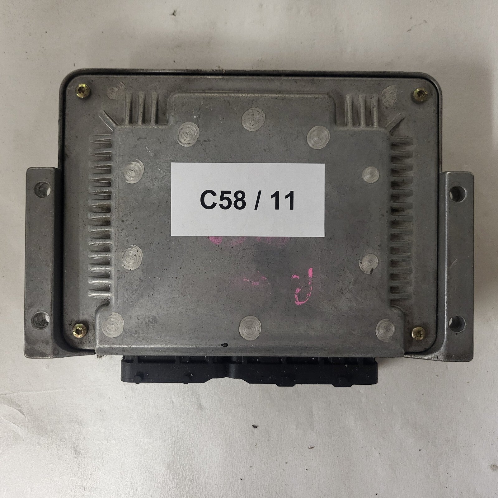 FIAT PUNTO 188 1.9 JTD ECU / 0281001955 / 46534156 / BOSCH