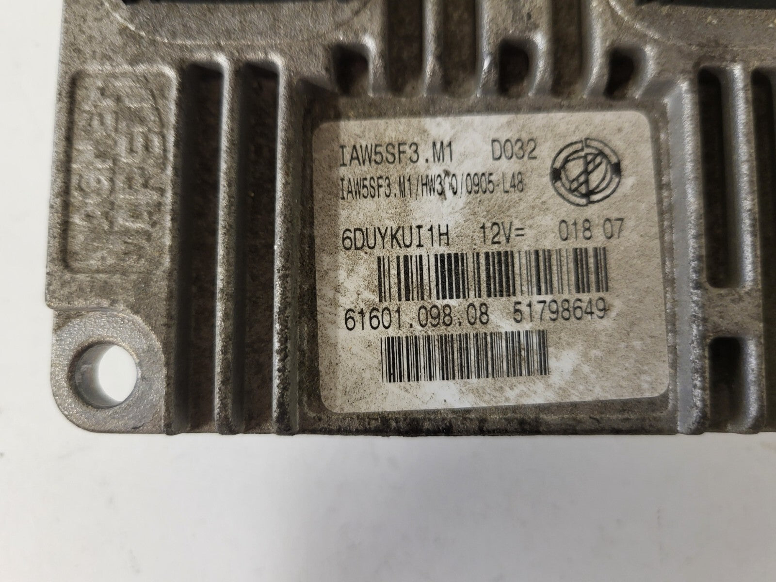 FIAT GRANDE PUNTO ECU / IAW 5SF3.M1 / 51798649 / 61601.098.08 / HW300 / MAGNETI 