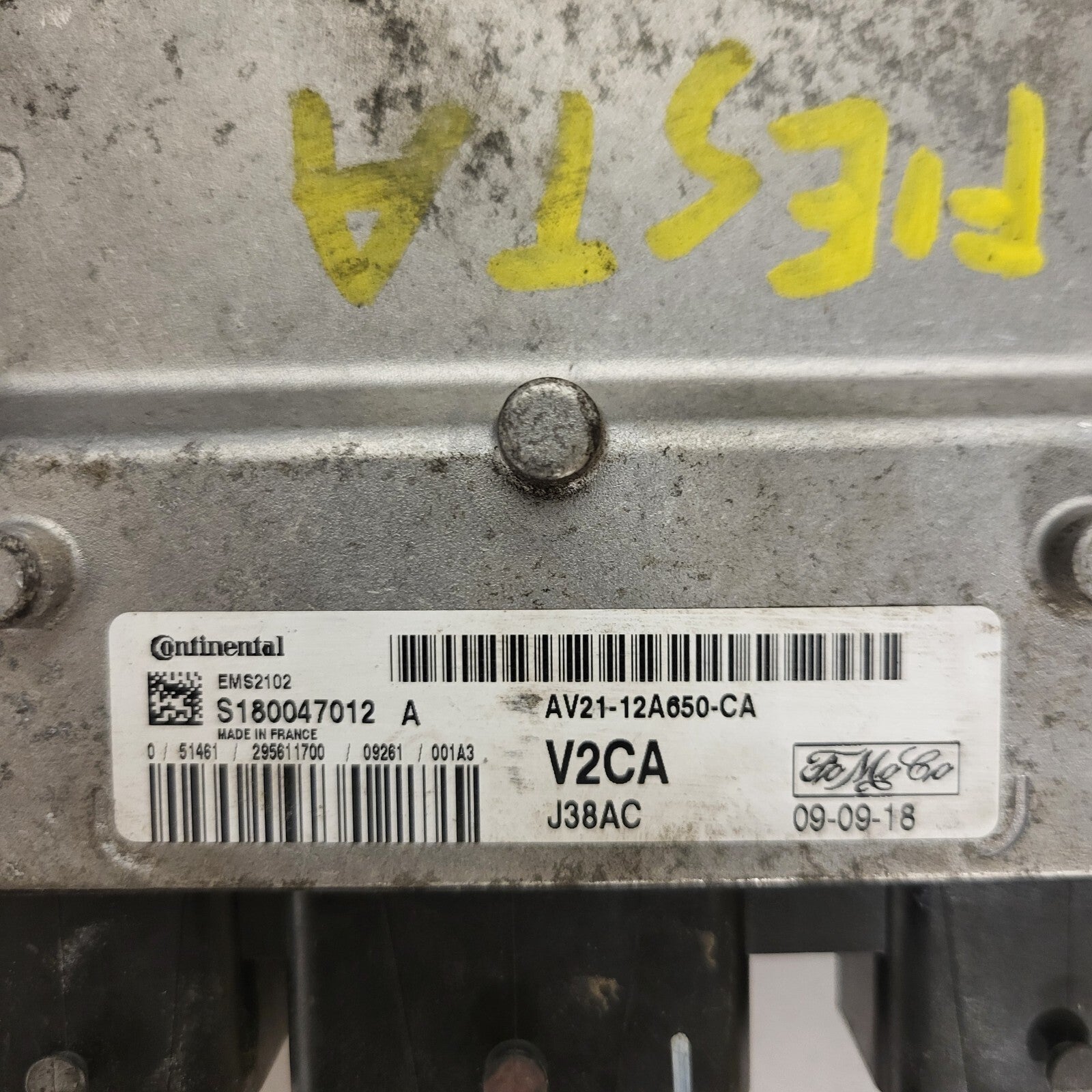 Ford ECU / S180047012A / AV21-12A650-CA / EMS2102 / V2CA / CONTINENTAL