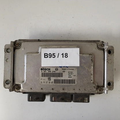 Peugeot Citroen ECU / 0261206246 / M7.4.4 / 9637838780 / BOSCH