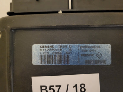 Renault ECU / S110030018E / 8200036523 / 7700110471 / SIRIUS 32 / SIEMENS