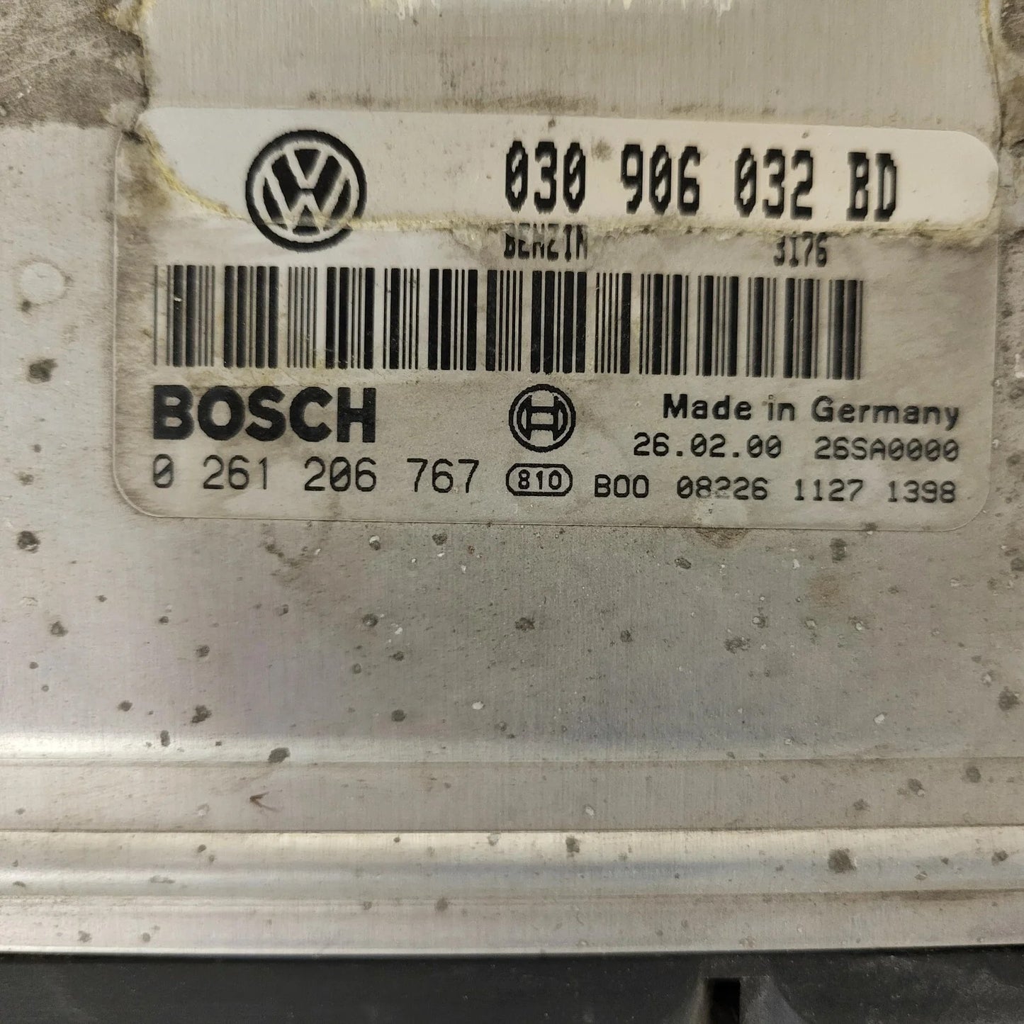 VW POLO ECU / 030906032BD / 0261206767 / 26SA0000 / BOSCH