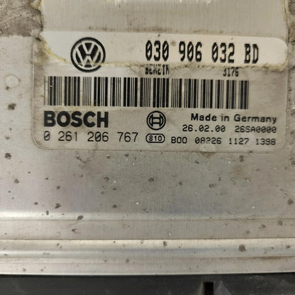 VW POLO ECU / 030906032BD / 0261206767 / 26SA0000 / BOSCH