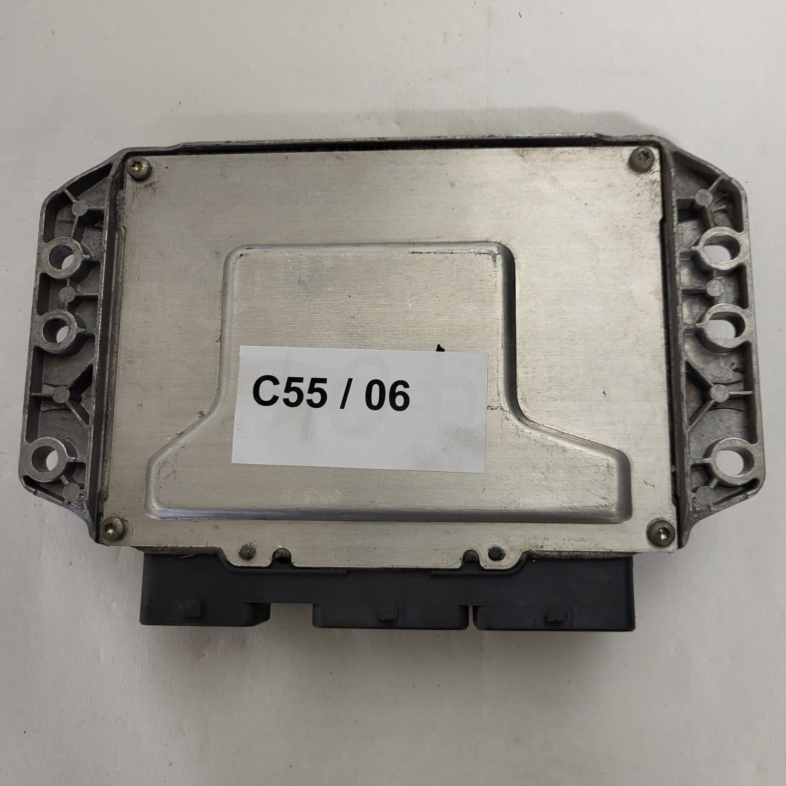 Renault ECU / 21584288-2A / 8200321263 / 8200387138 / S3000 / SAGEM